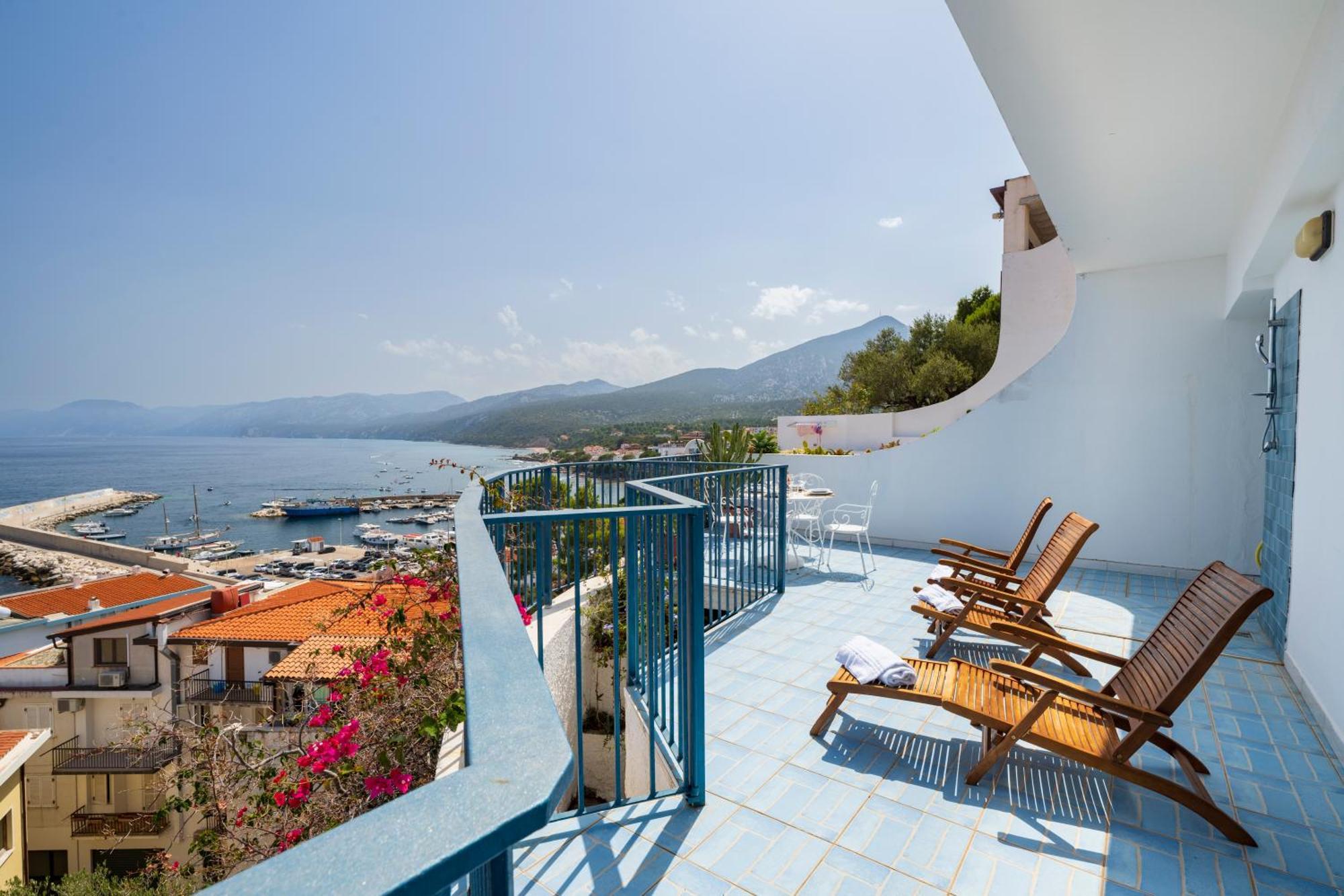 Seaview House Cala Gonone Apartment ภายนอก รูปภาพ
