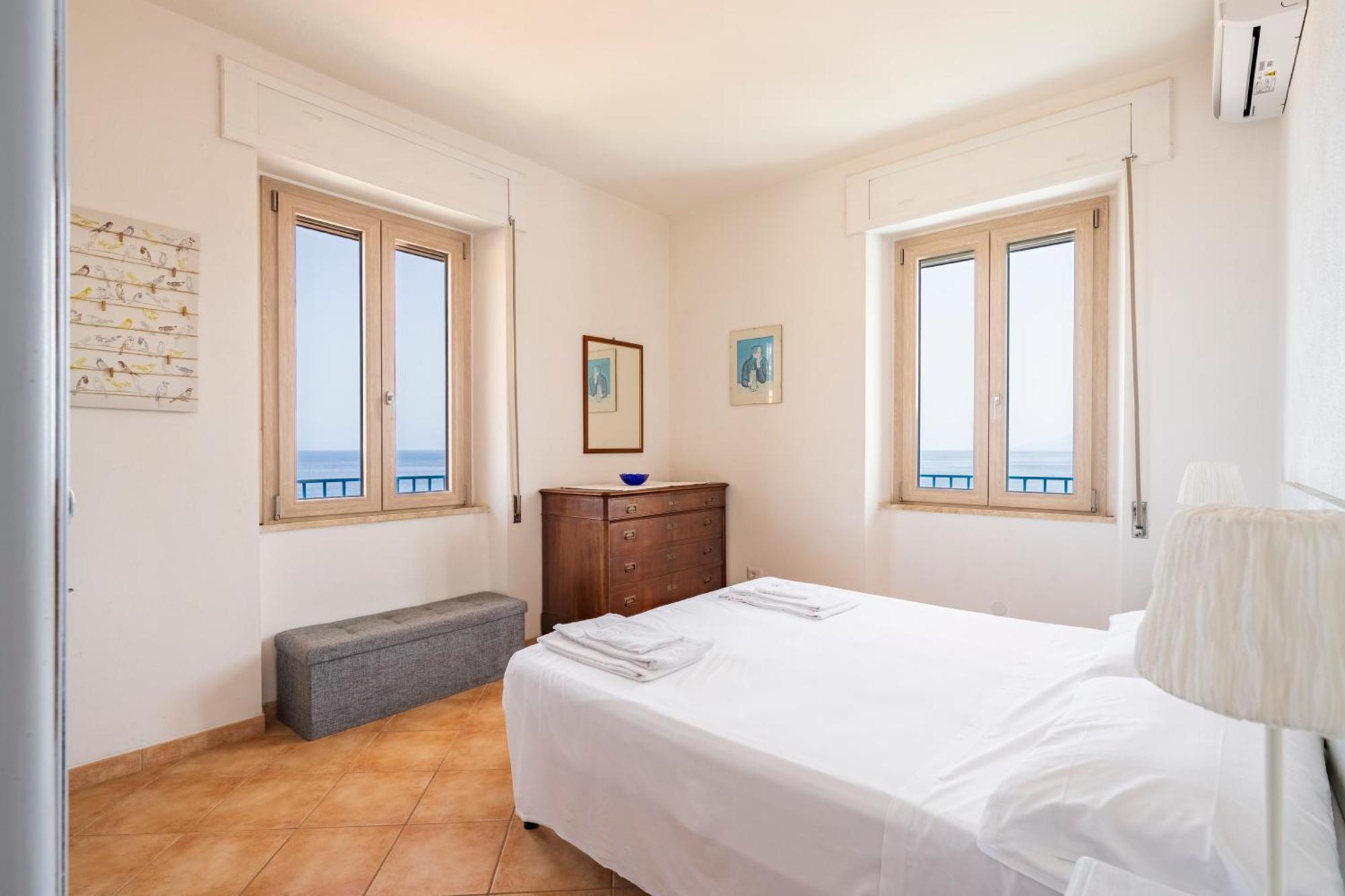 Seaview House Cala Gonone Apartment ภายนอก รูปภาพ